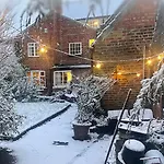 Апартаменты Crofton Dye House